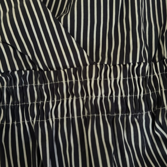 Express Wrap top - Picture 3 of 5